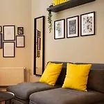 Lovely In The Near Of Kudamm Διαμέρισμα