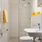 Lovely In The Near Of Kudamm Διαμέρισμα